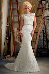 Bridal Dresses UK 1063159 Image 4